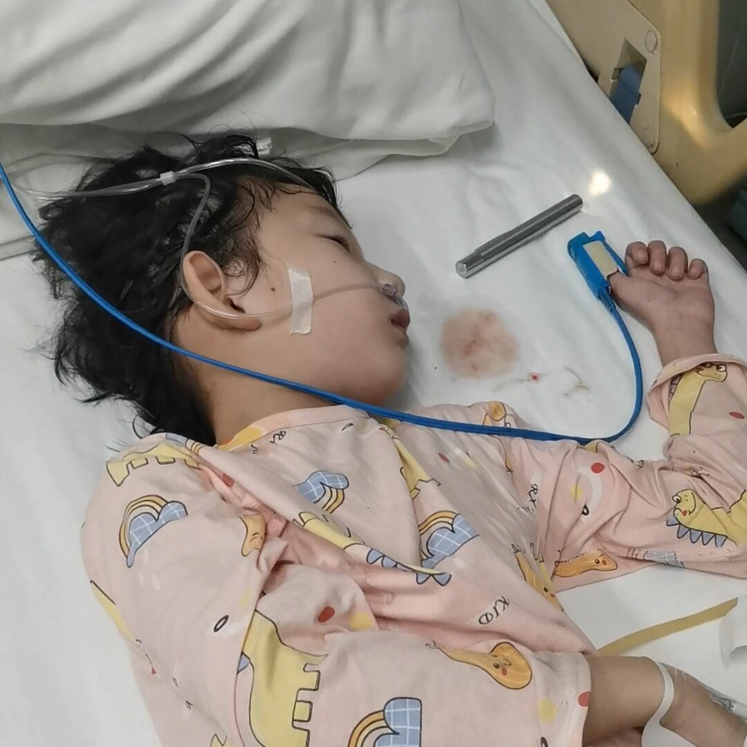 濒临崩溃的父女